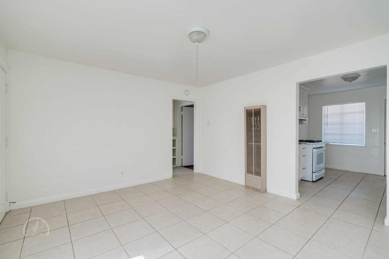 1017 El Tejon Avenue - Photo 3 of 12