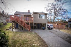 featured image of 1511 Lakeway Dr