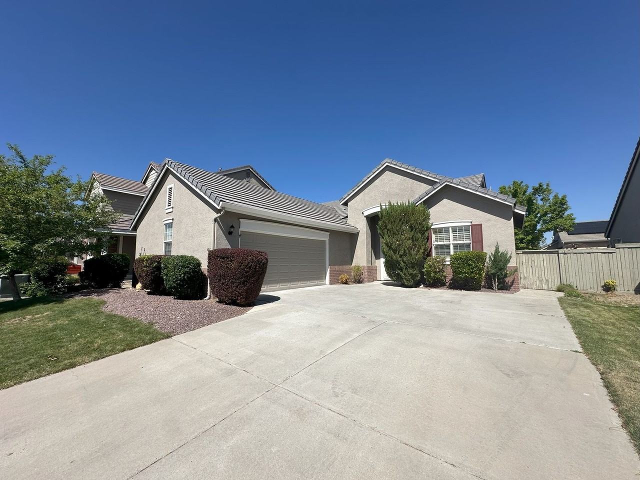 10175 Coyote Creek Ct - Photo 3 of 24