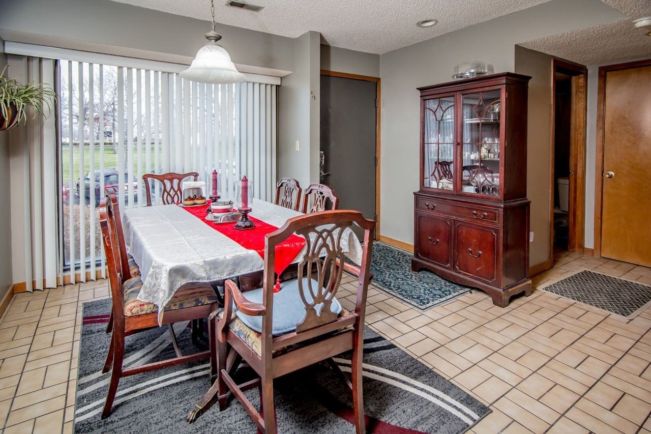 65 Laguna Dr - Photo 2 of 34