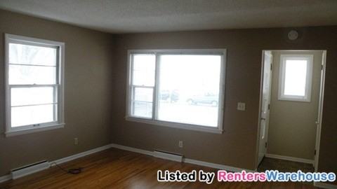 2711 Hampshire Ave N - Photo 3 of 9