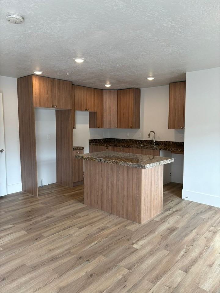 429 Cheyenne Dr - Photo 2 of 7