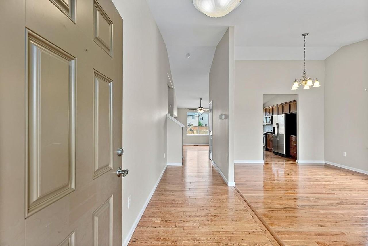 9205 Carys St Se - Photo 4 of 45