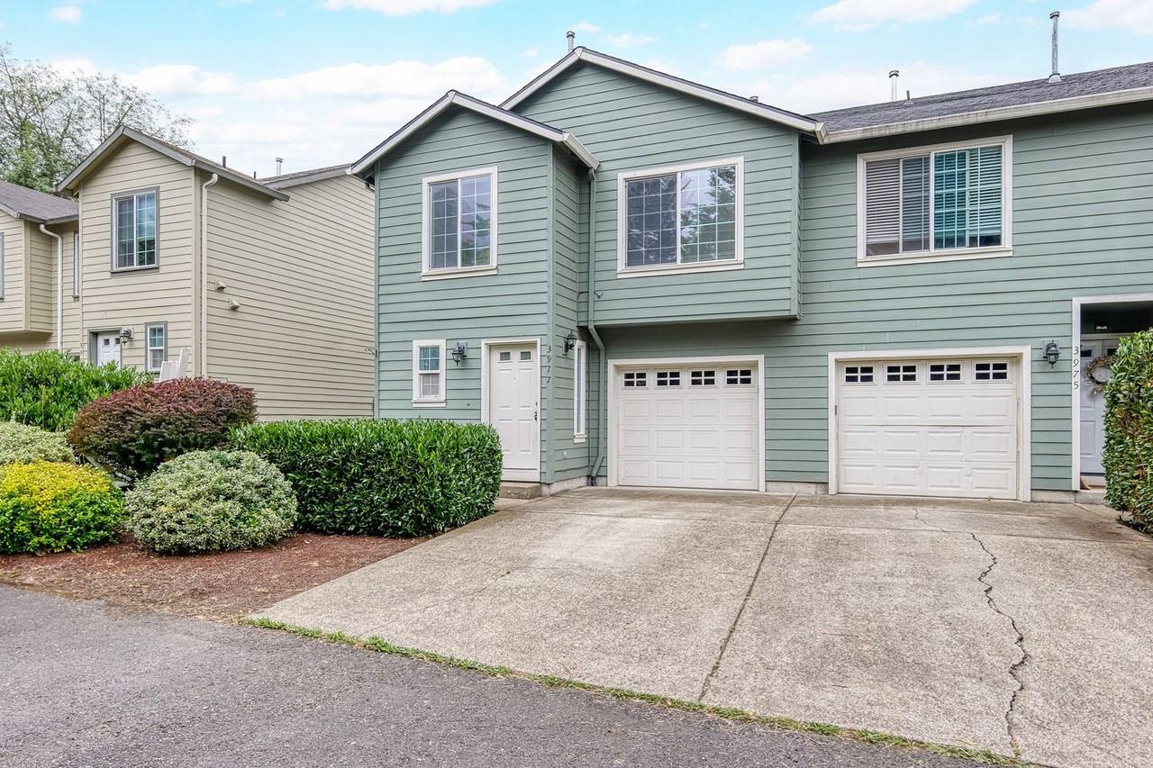 3977 Sw 180th Ter