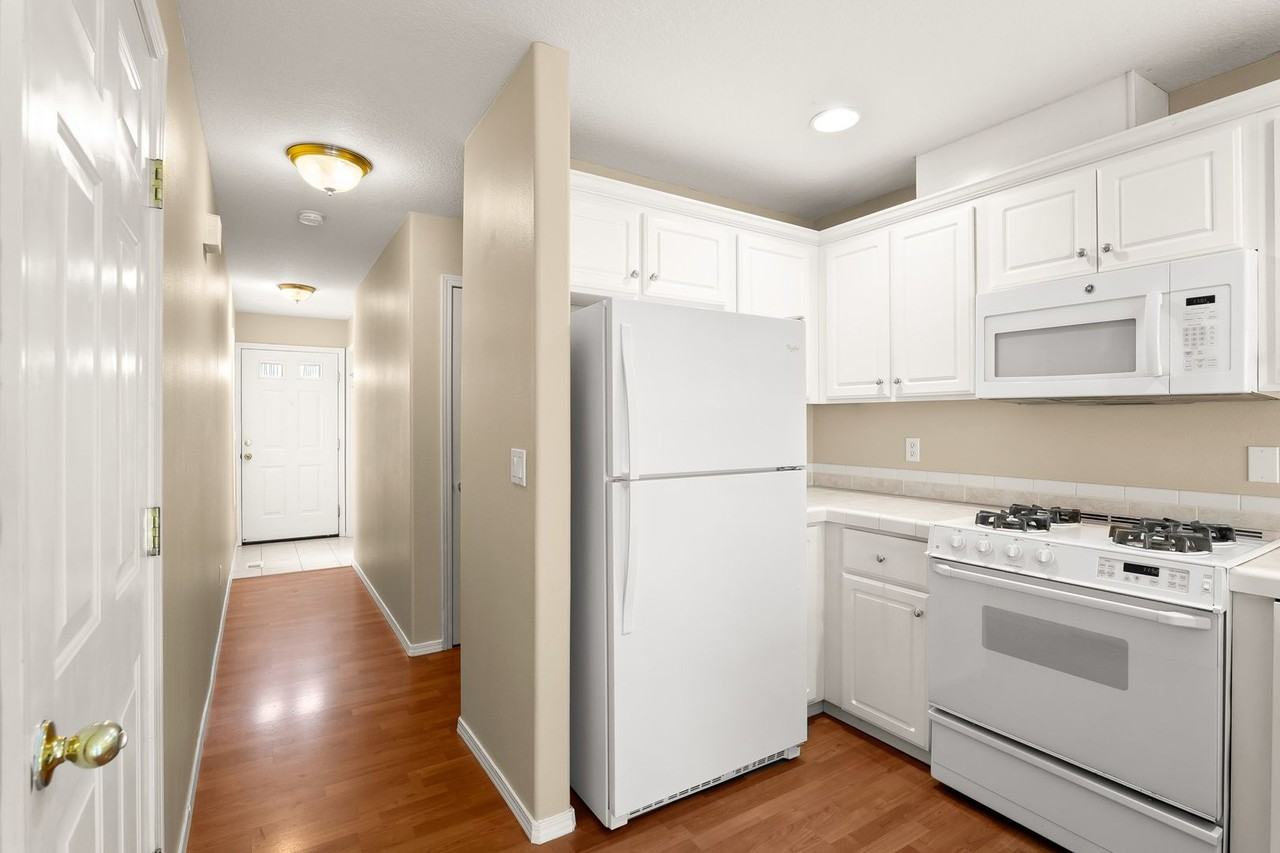 3977 Sw 180th Ter - Photo 3 of 19
