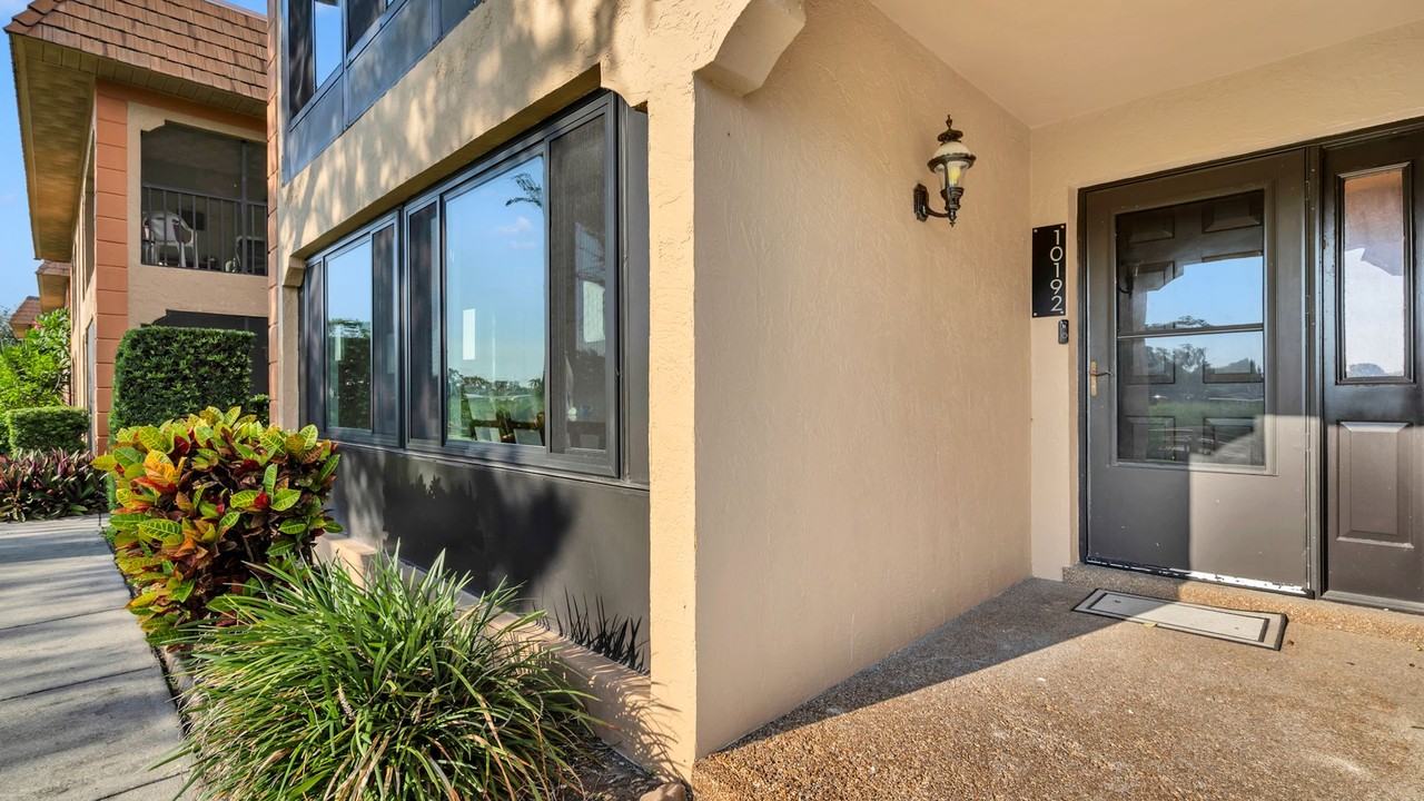 10192 Seminole Island Dr - Photo 3 of 39