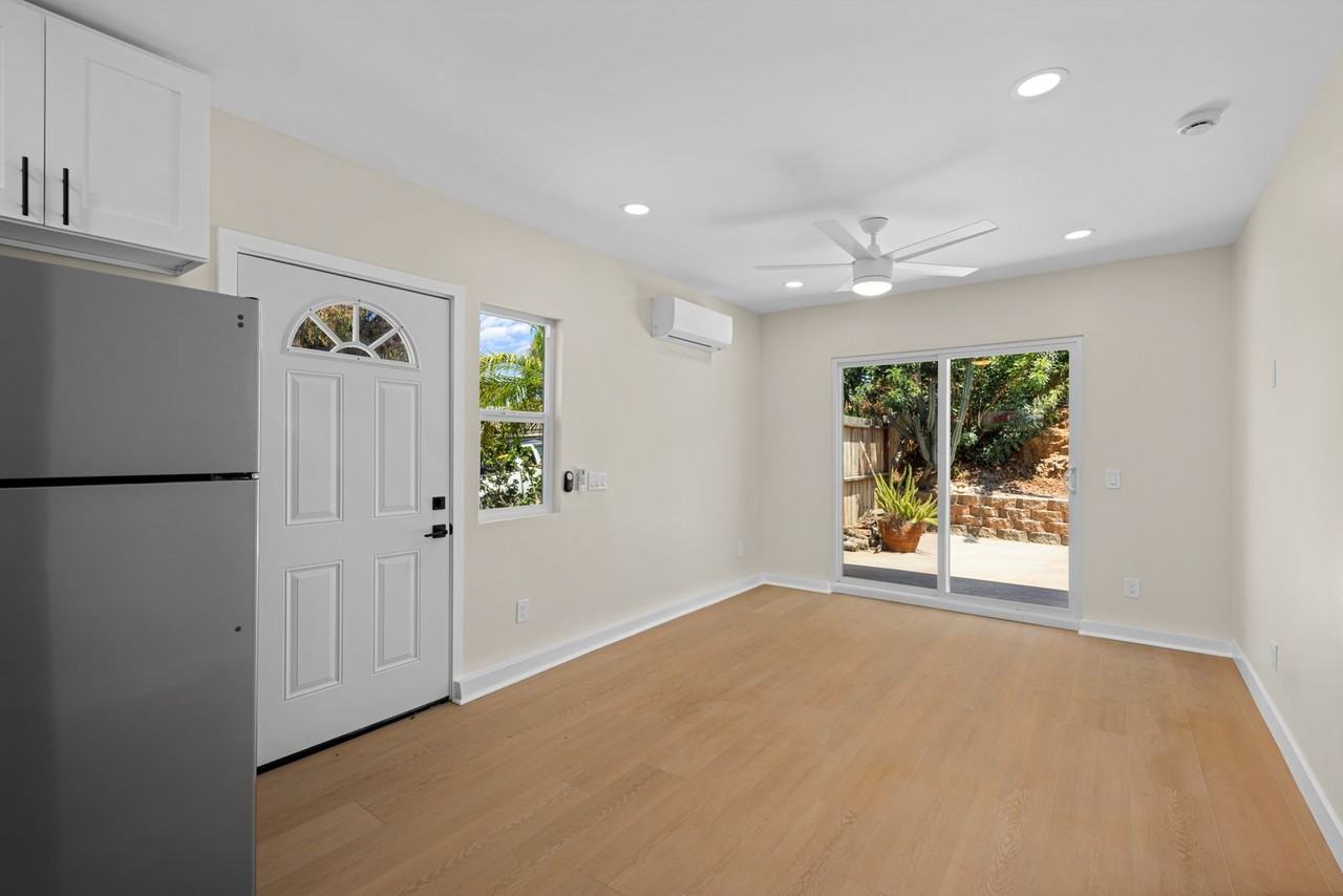 5053 Lenore Dr - Photo 7 of 15