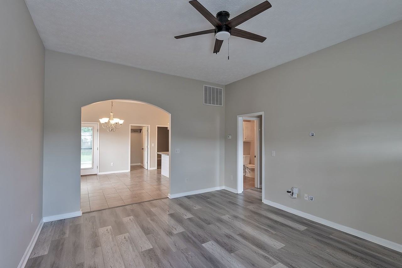 246 James Dr - Photo 3 of 24