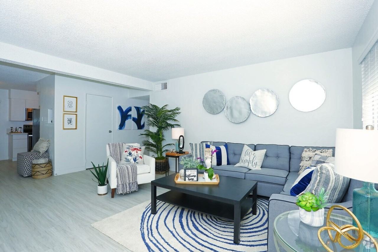 Urban Living in the Heart of Downtown Las Vegas - Photo 6 of 13