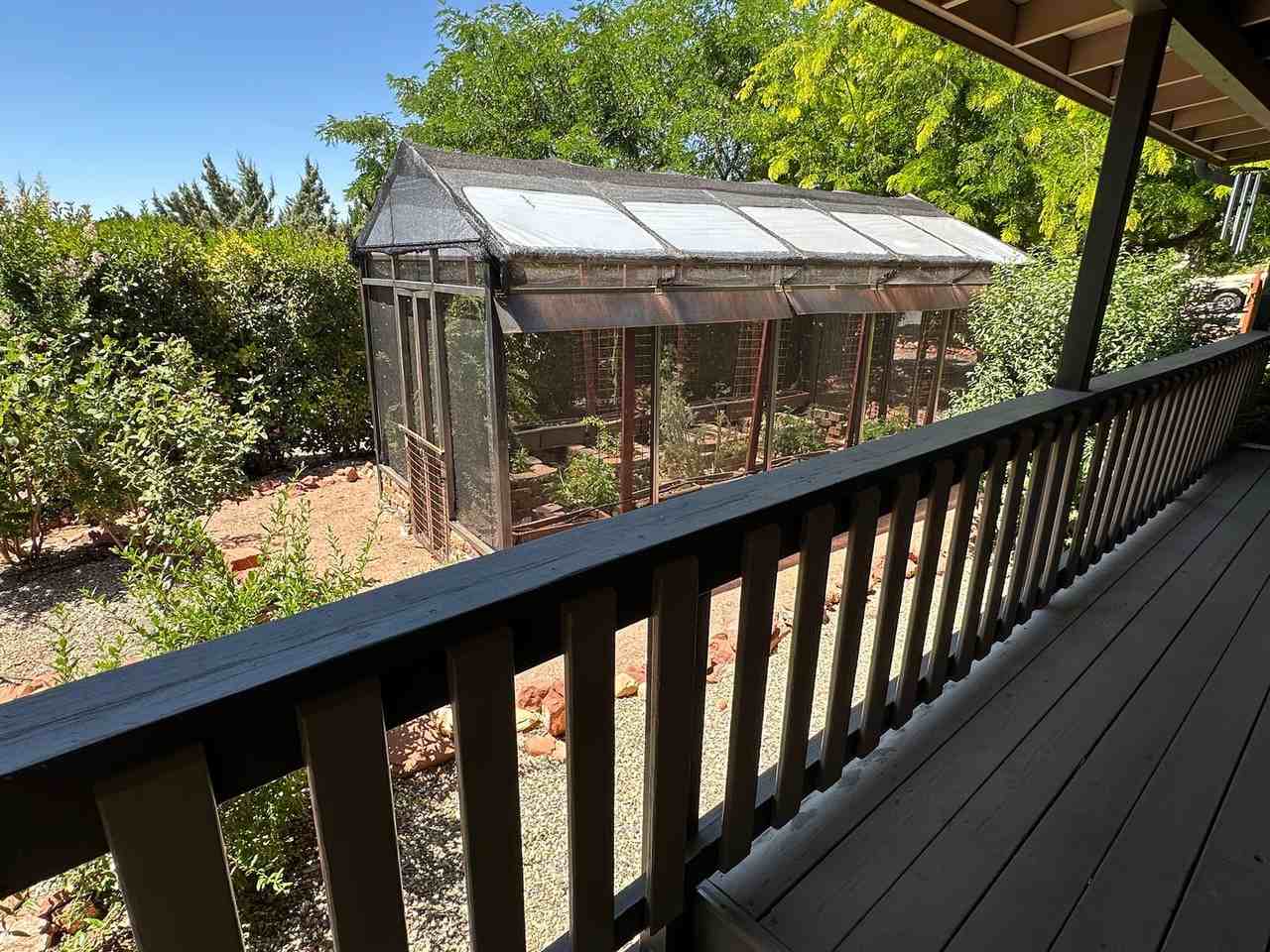 2510 Arrowhead Rd - Photo 2 of 30