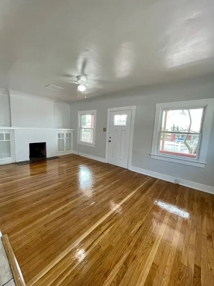 4415 Trowbridge Dr - Photo 3 of 13