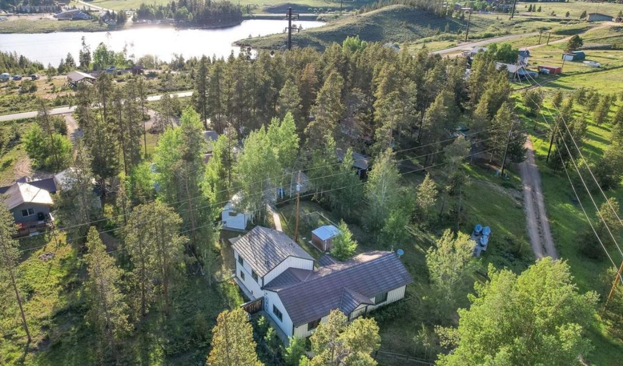 319 Mountain View Dr - Photo 3 of 10