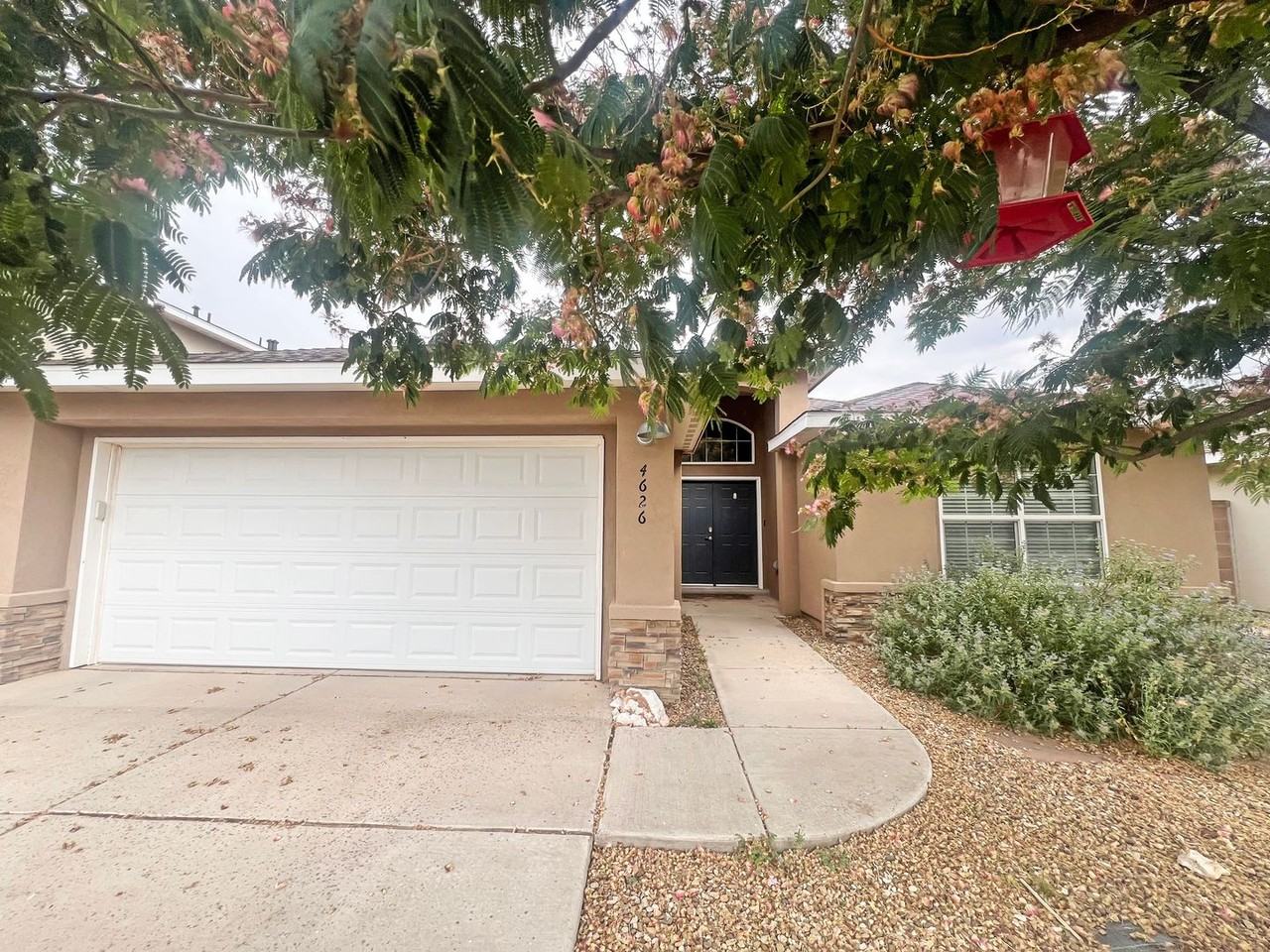 4626 N Backstretch Rd - Photo 2 of 13