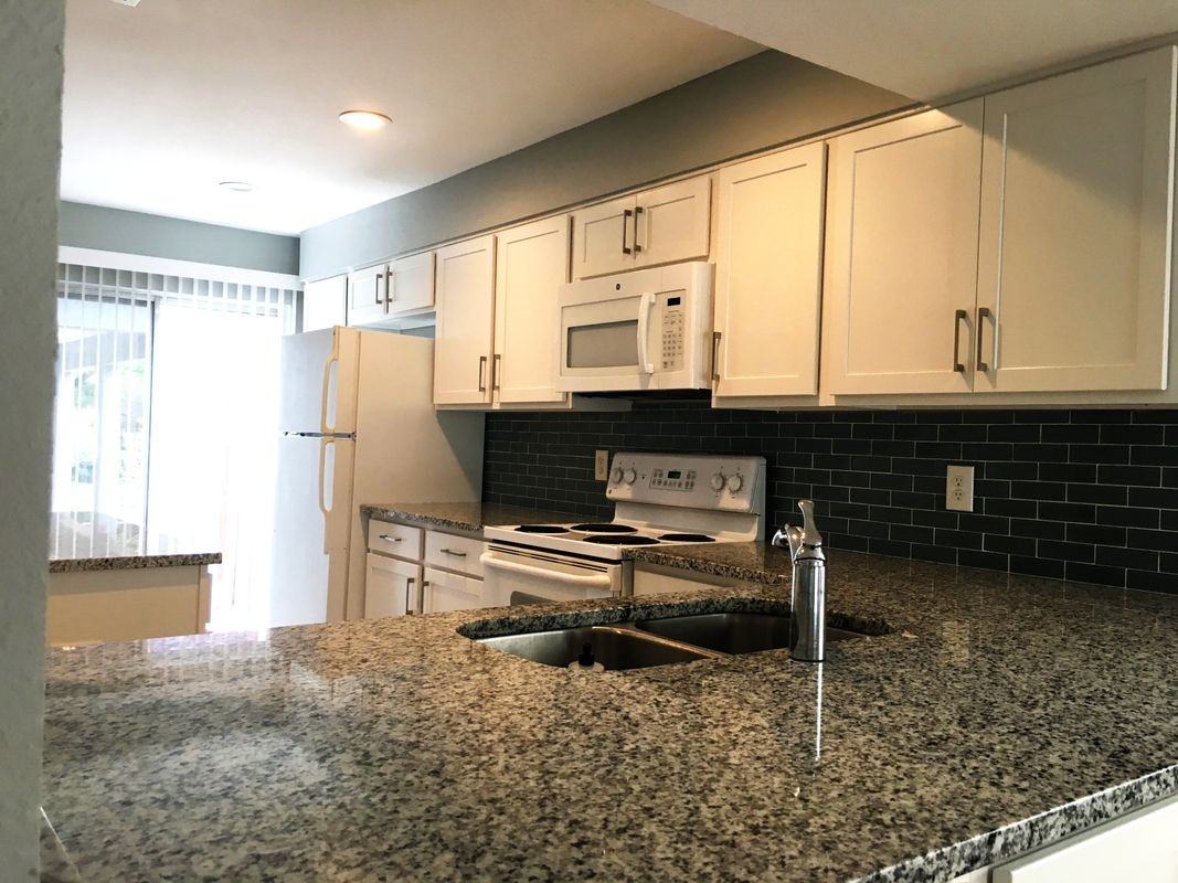 1311 E Washington St - Photo 3 of 21