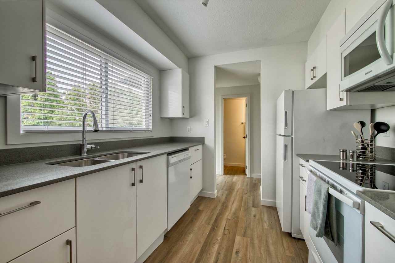 971 Jasper Ave - Photo 3 of 22