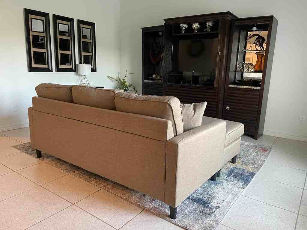 2235 Basswood St - Photo 2 of 14