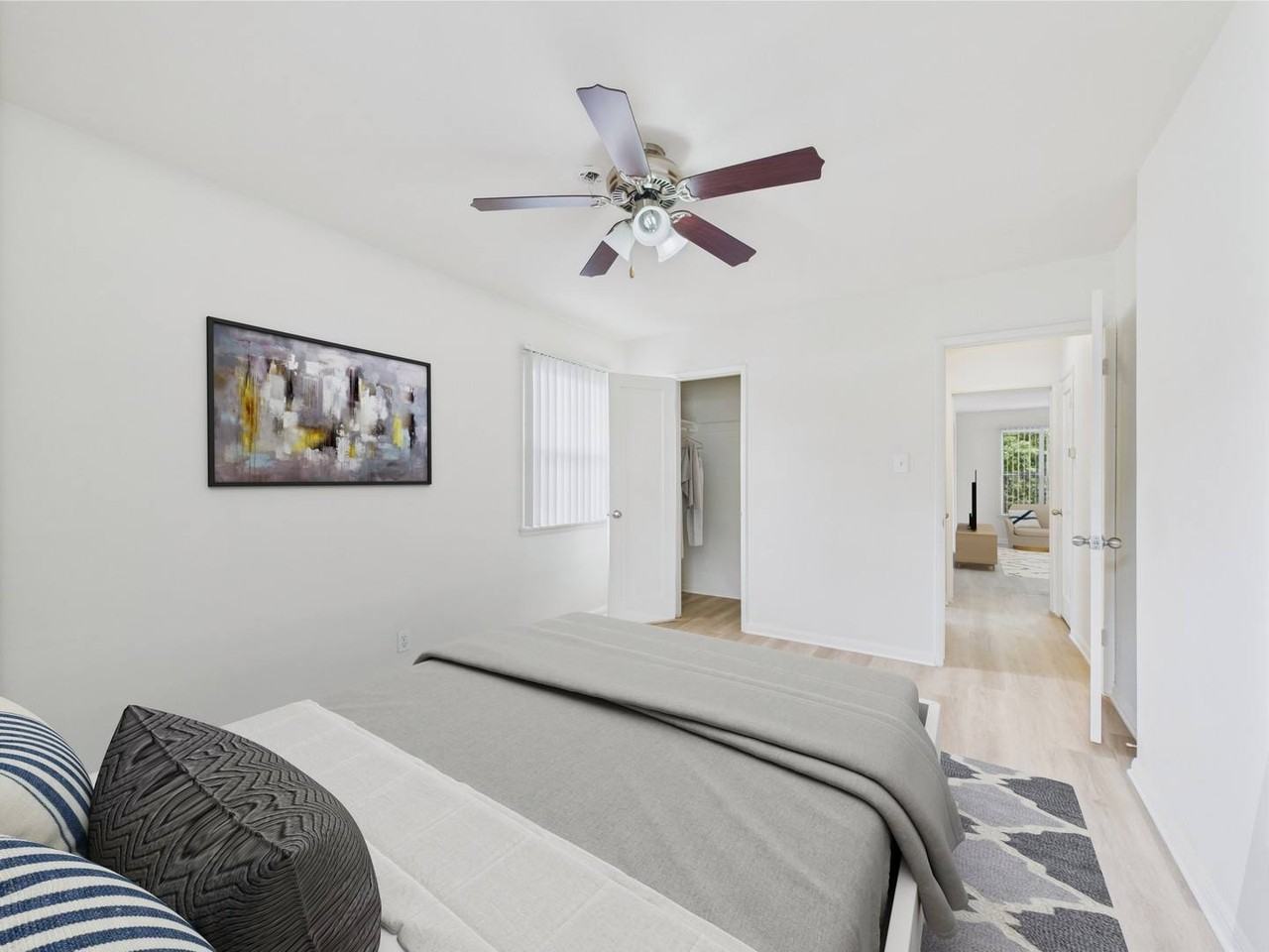 Banner Circle Apartments - Photo 3 of 21