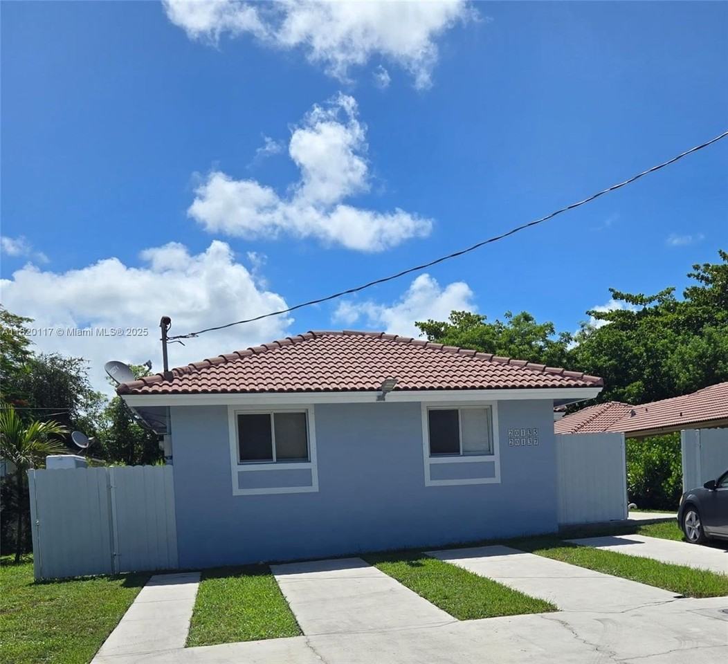 20137 Sw 88th Ct #20135 - Photo 2 of 34