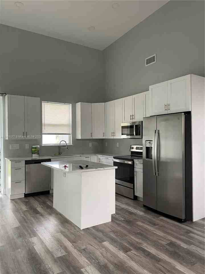 2550 N Arrowhead Rd #2550 - Photo 7 of 9