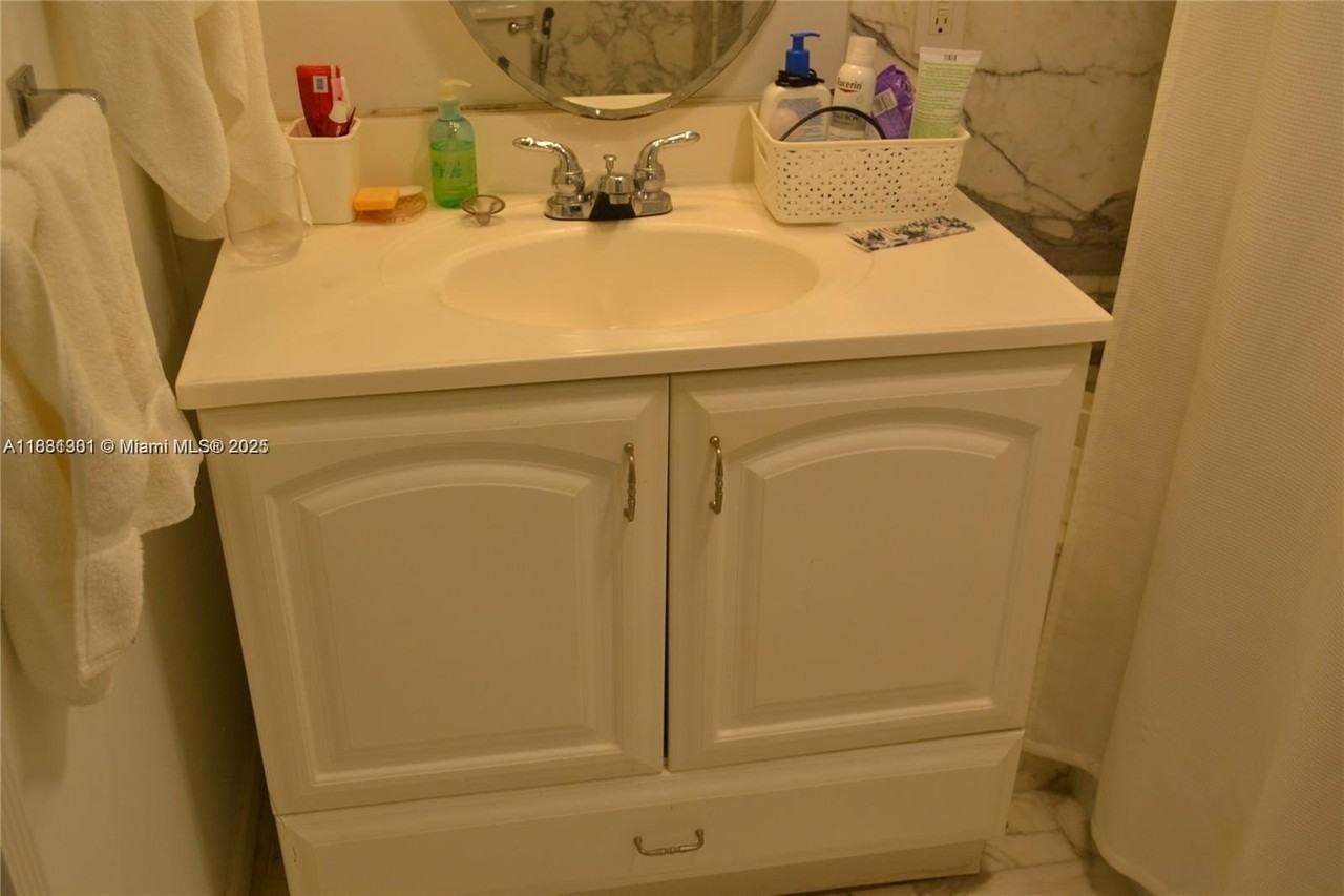 3850 Galt Ocean Dr #111 - Photo 7 of 43