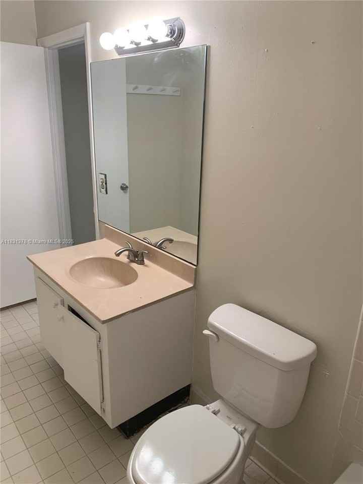 1314 White Pine Dr #8B - Photo 7 of 9