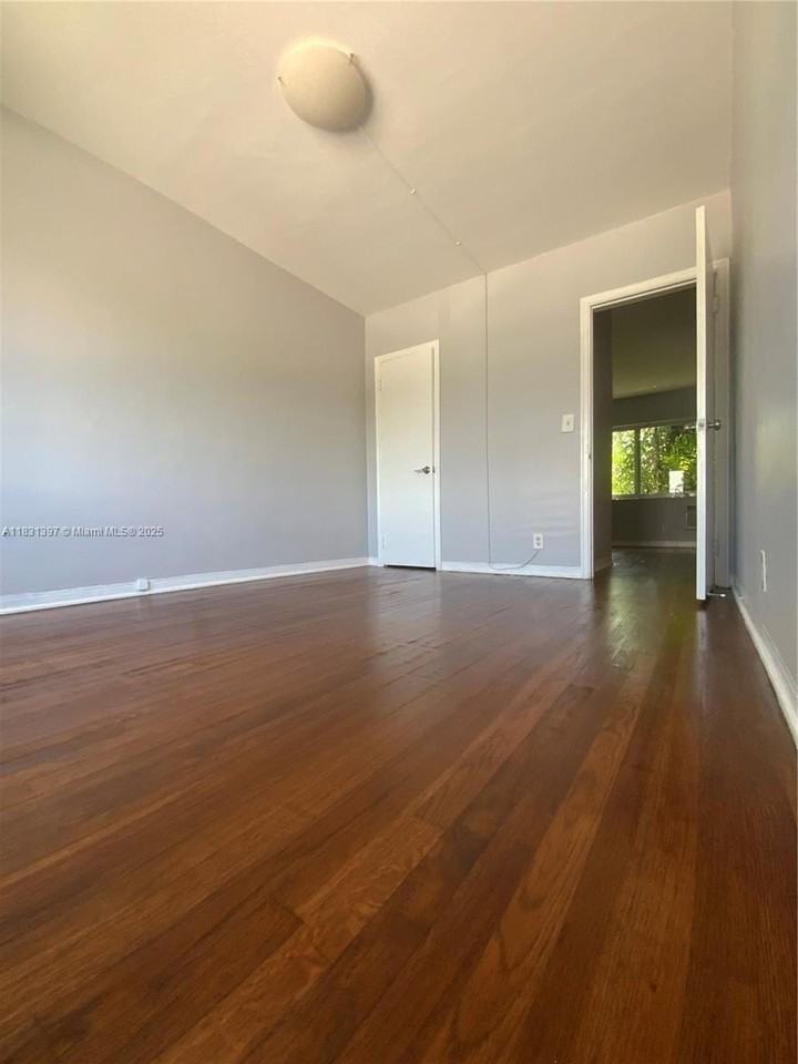 10074 E Bay Harbor Dr #74D - Photo 6 of 7