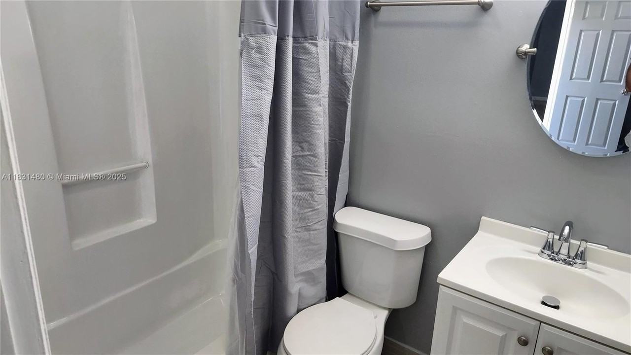 55 Sw 12th St #3 - Photo 7 of 10