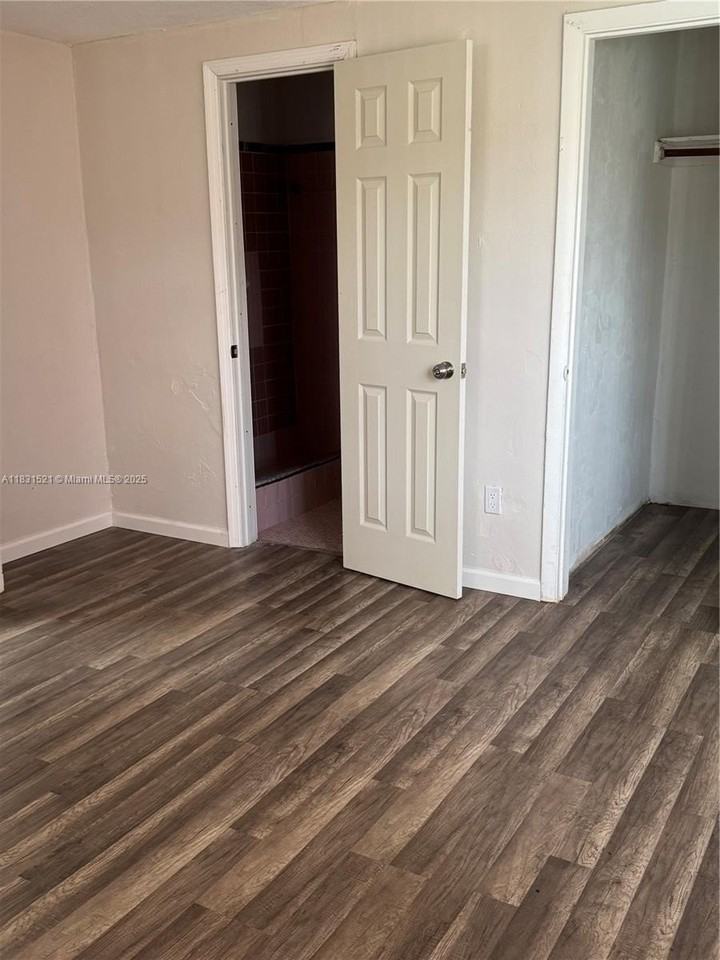 1240 Nw 86th St - Photo 2 of 6