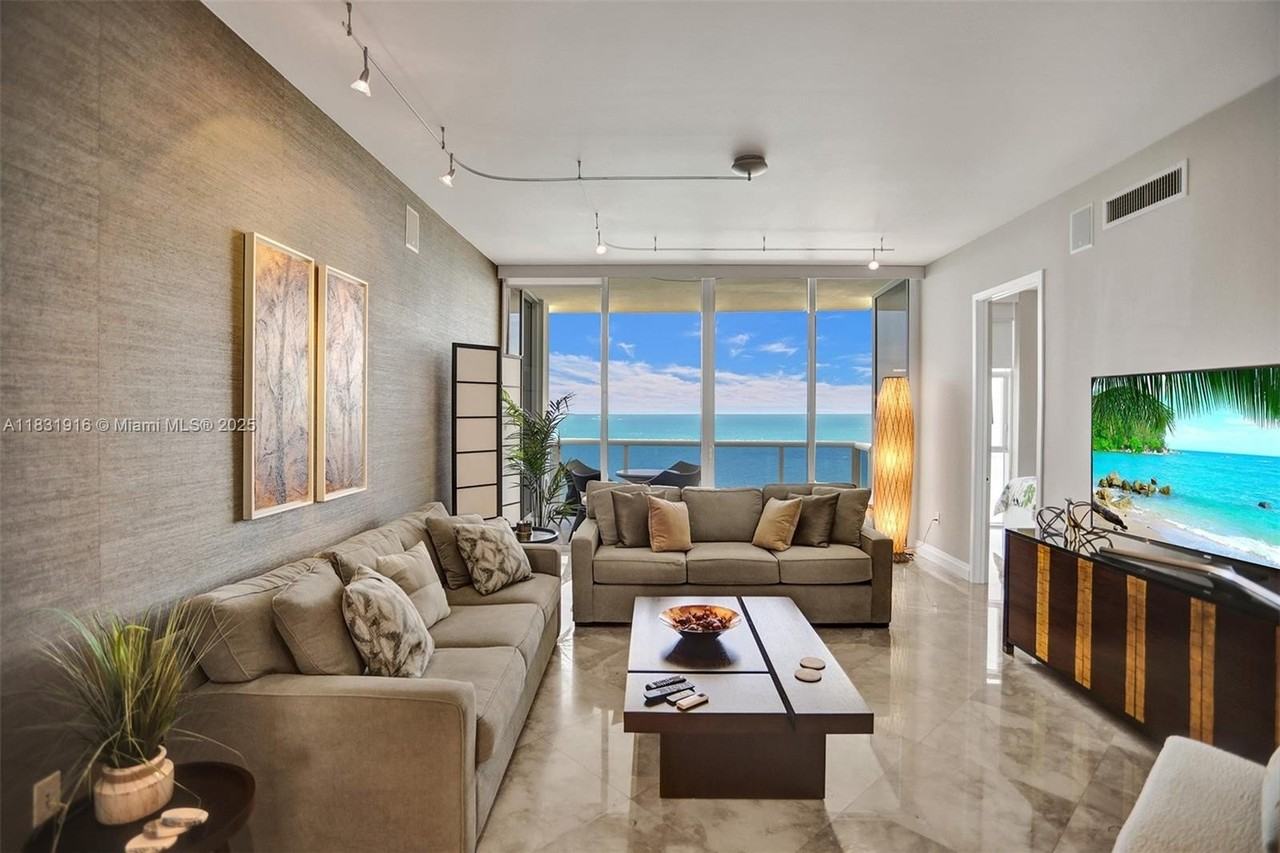 18101 Collins Ave #4206 - Photo 4 of 50