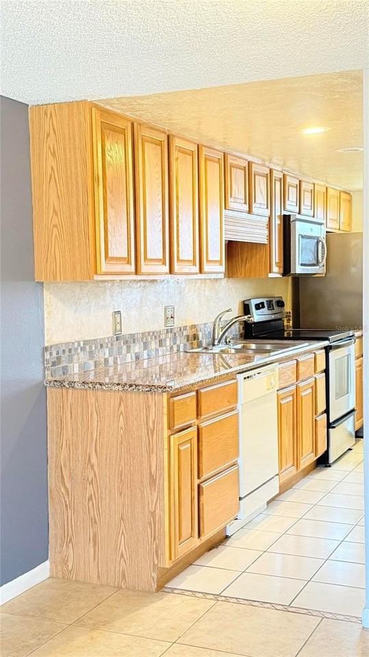 190 Paradise Boulevard #9 - Photo 6 of 43