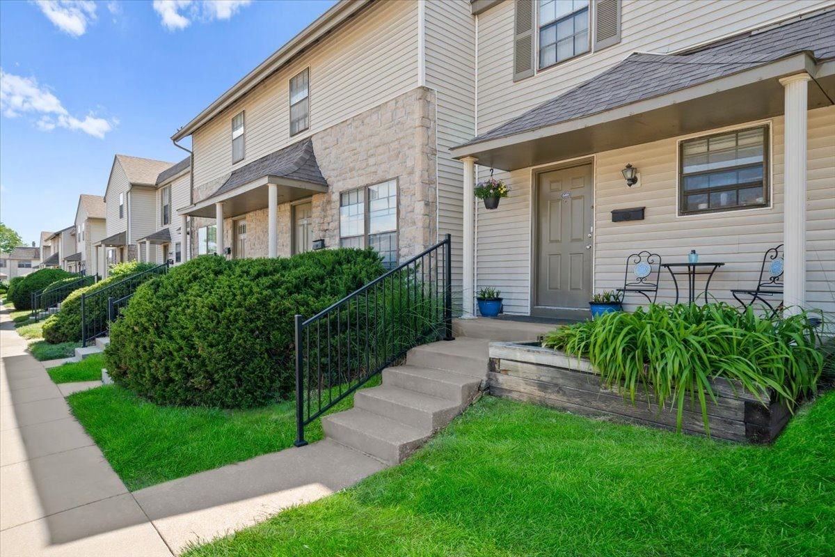 Sheridan Ridge Townhomes - Photo 6 of 41