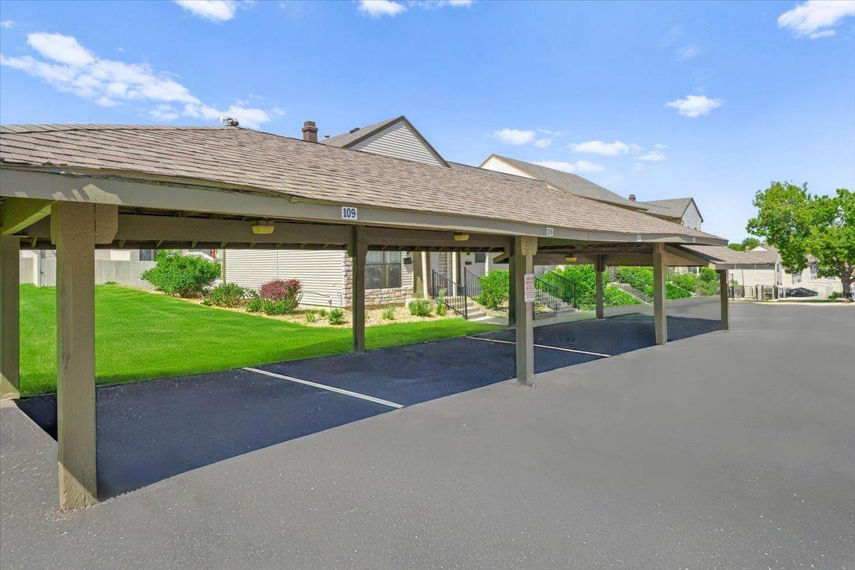 Sheridan Ridge Townhomes - Photo 7 of 41