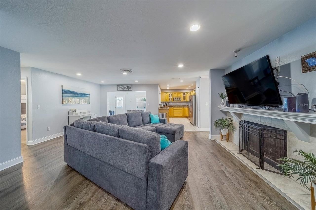 14414 91st Ave - Photo 2 of 50