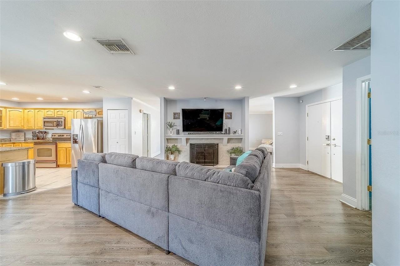 14414 91st Ave - Photo 4 of 50