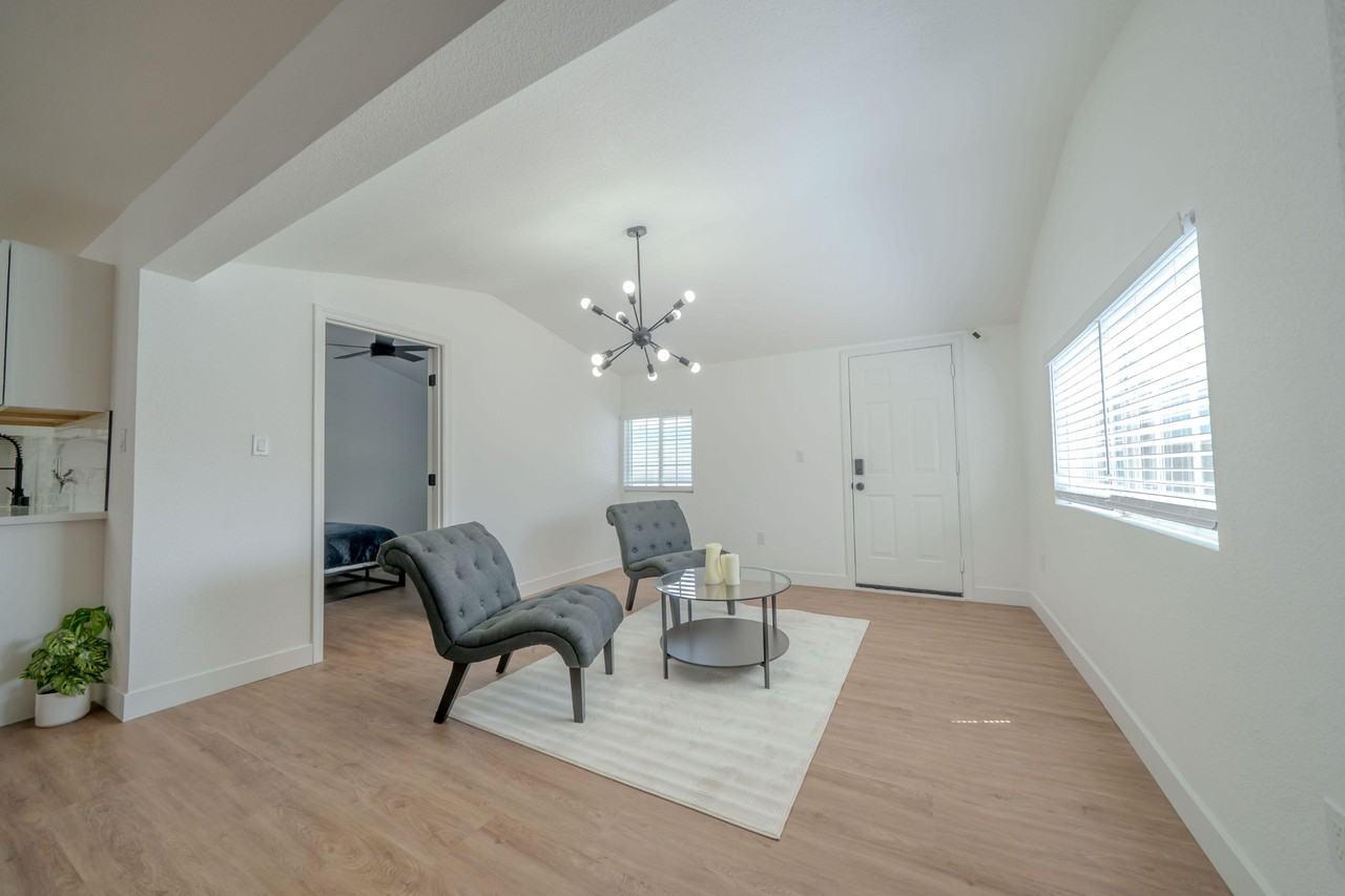 Sandalwood Ln - Photo 5 of 10