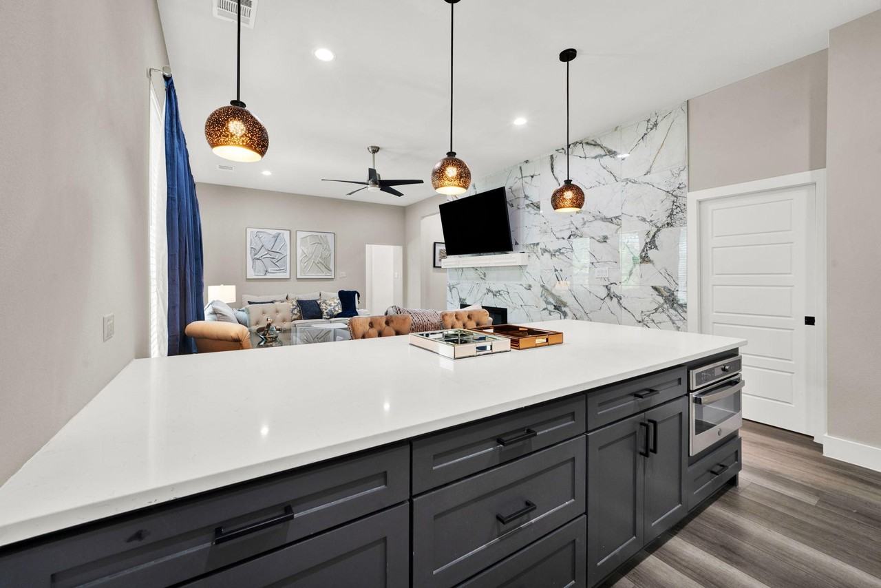 Enchanted Ln - Photo 3 of 13