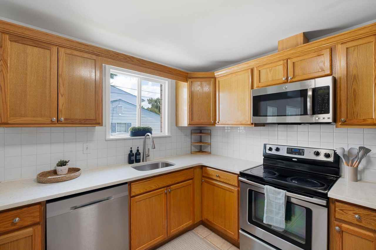 Brewster Dr - Photo 2 of 9