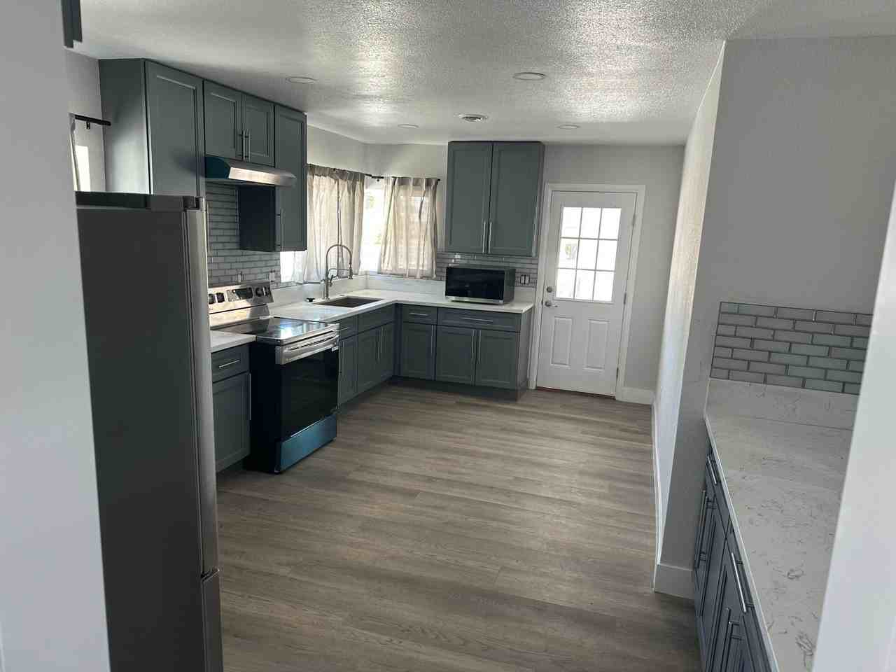 Griffith Ave - Photo 3 of 27