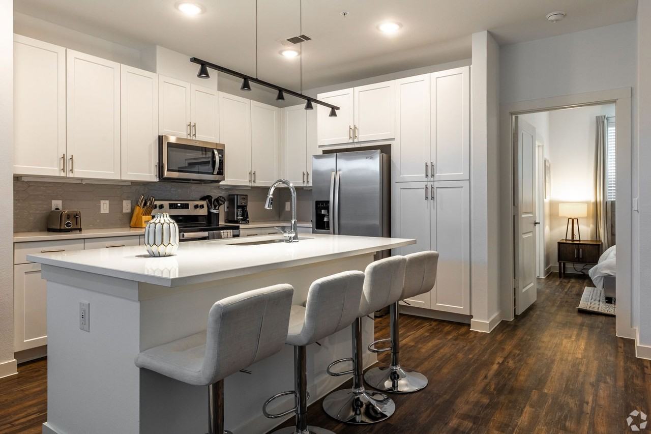 1000 Fort Worth Ave - Photo 4 of 8