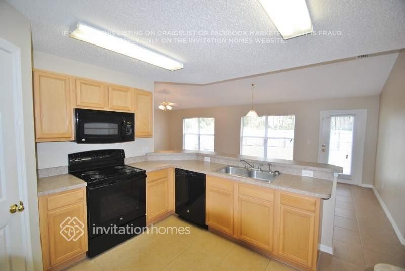 417 Saragassa Ave Sw - Photo 6 of 13