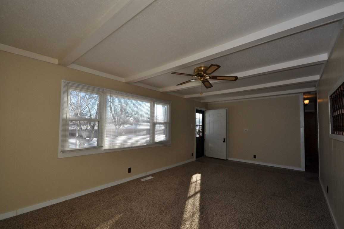 2405 Barnhart Ave - Photo 3 of 17