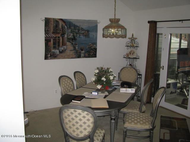 941 Buccaneer Ln - Photo 3 of 8