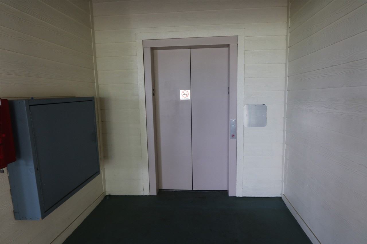 4001 Nasa Pkwy - Photo 4 of 24