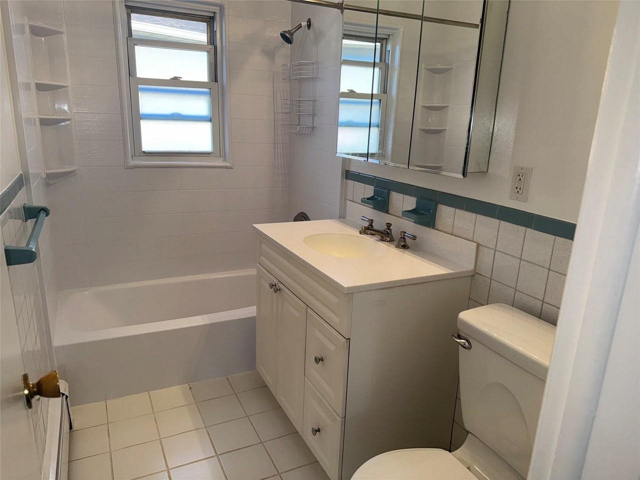 240 S Broadway - Photo 3 of 9