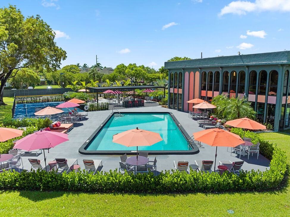 4108 North Pine Island Road - Photo 4 of 8