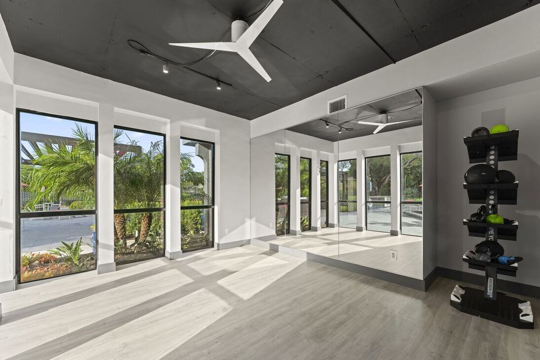 4108 North Pine Island Road - Photo 7 of 8