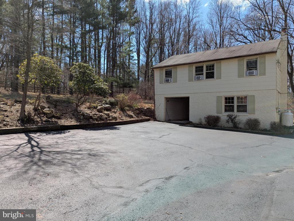 265 Windy Bush Rd - Photo 2 of 27