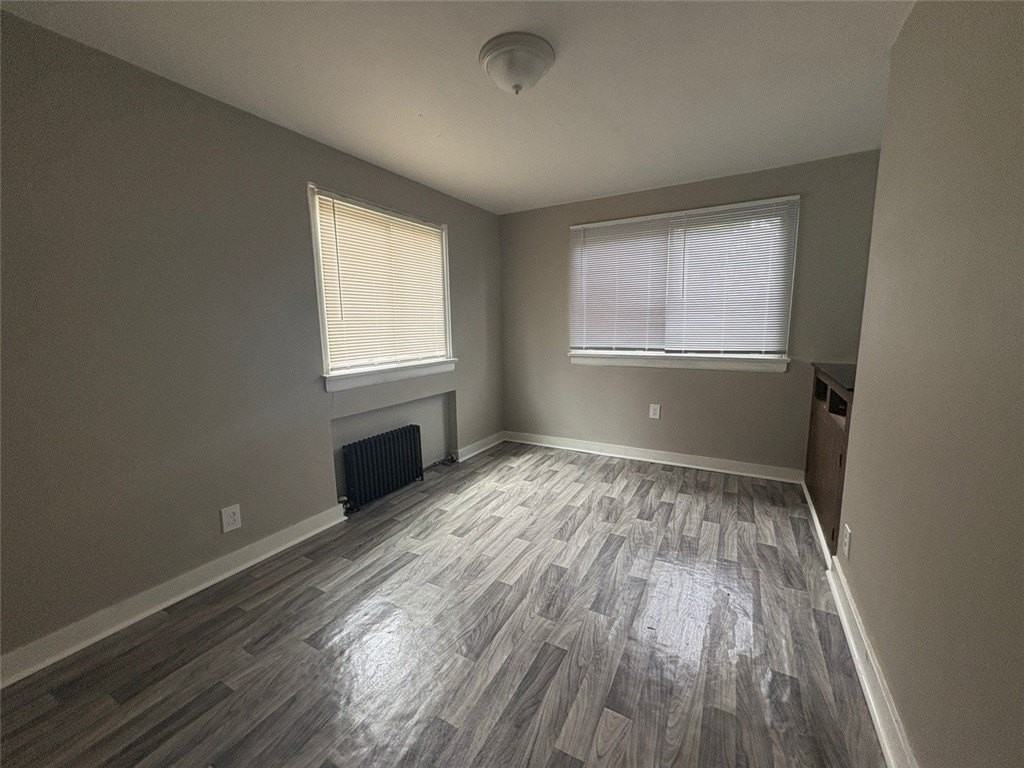 560 Wylie Ave - Photo 5 of 13