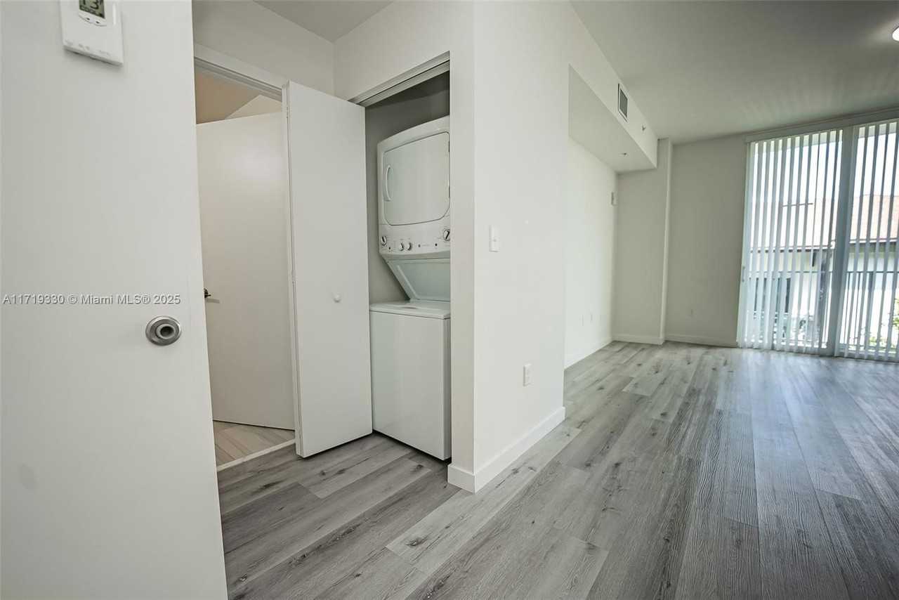 26720 Old Dixie Hwy #203 - Photo 4 of 8