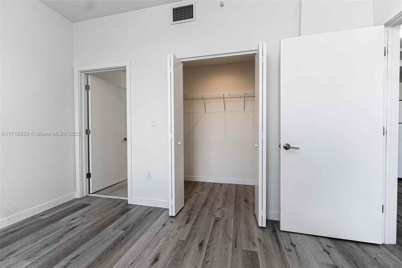 26720 Old Dixie Hwy #203 - Photo 7 of 8